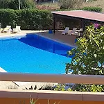 Lucie Lime Πανσιόν 4*